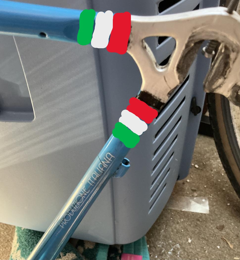 https://road.cc/wp-content/uploads/roadcc/deliberate paint scheme.JPG
